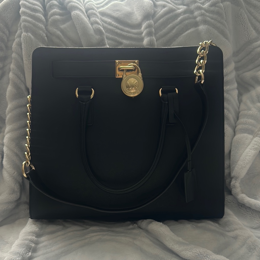 Michael Kors Classic Hamilton Bag In Black